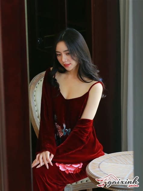 Diễn Viên Quỳnh Kool Sexy Mặc Bikini Khoe Dáng Siêu Chuẩn