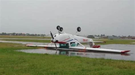 El baile hot de Sol Pérez con reflexión incluida Subir una foto desnuda no me hace gato no