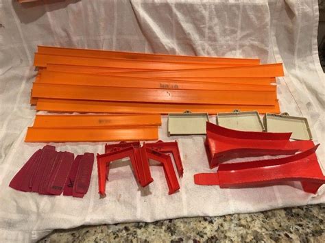 Vintage Mattel Hot Wheels Curves Race Action Track Parts Lot