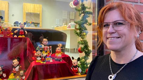 Byn som har julkalender i fönster Annas samling är lucka nummer sex P4 Malmöhus Sveriges Radio