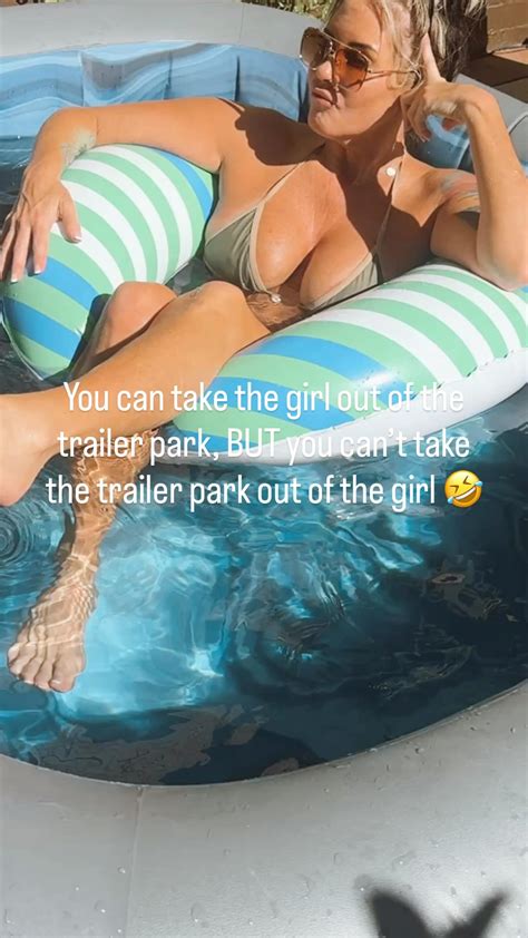 Noa Fox (@noathebadwife) • Instagram photos and videos