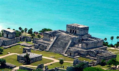 Las Ruinas Mayas Se Extienden Sobre El Mar De Tulum Quadratin