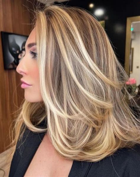 Best Ways To Rock Blonde Hair With Dark Roots In Dark Roots