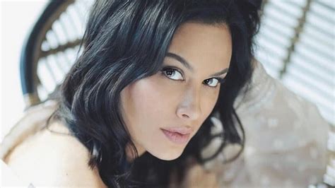 6 Pesona Sophia Latjuba Bak ABG Di Usia 49 Tahun Awet Muda Hot Liputan6