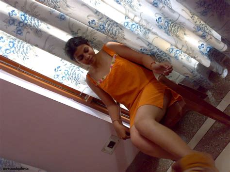 Desi Girls Unseen Hot Hot Photos 4