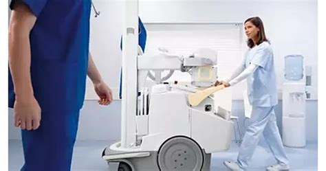 Милиони на вятъра: Здравното министерство осигури подвижни рентгени на ...