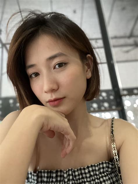 Hot girl Tây Hồ tuổi hot nhất MXH hiện tại có mẹ là nữ thần học đường U ra đường cứ trưng