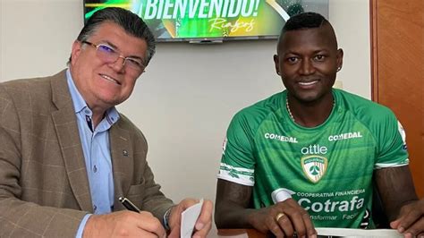 Eiza Gonz Lez Inici El A O Muy Sexy Las Fotos En Bikini De La Estrella Mexicana Infobae