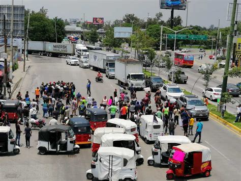 Lopéz Mateos Mototaxis Cierran Avenida Y Provocan Caos Vial Telediario México