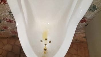 Orinando En Un Urinario P Blico Mostrando El Poder De Mis M Sculos Kegel Xvideos