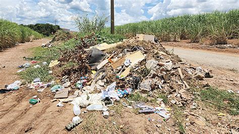 Moradores Do Jardim Montagnani Voltam A Reclamar De Ac Mulo De Lixo