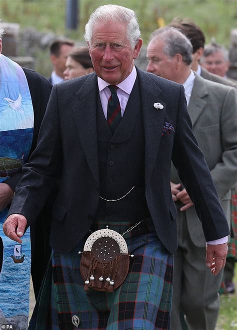 Принц Чарльз посетил воскресную службу в графстве Кейтнесс на севере ...