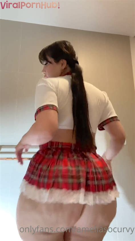 Ameliasocurvy Spanking Massive Butt While Ass Clapping And Touching Tits