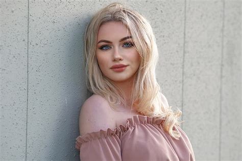 Look Girl Portrait Blonde HD Wallpaper Wallpaperbetter