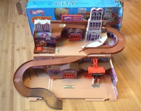 Vintage Hot Wheels City Sto Go Playset With Box Mattel