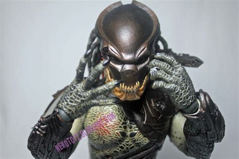 Neko Toyz Hot Toys MMS 130 1 6 Berserker Predator Review Pics Heavy