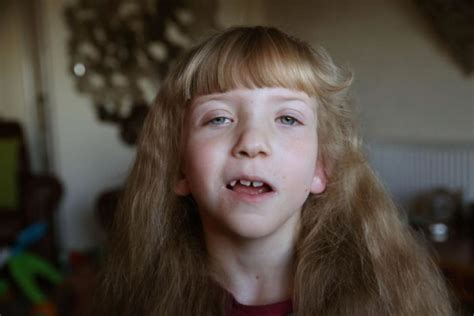 Gay británico adoptó a cuatro niños discapacitados y es inmensamente feliz Pictolic