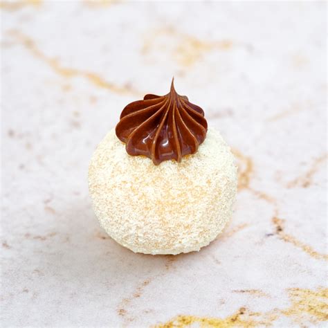 Brigadeiro De Leche Y Avellana Charbela Pastelería