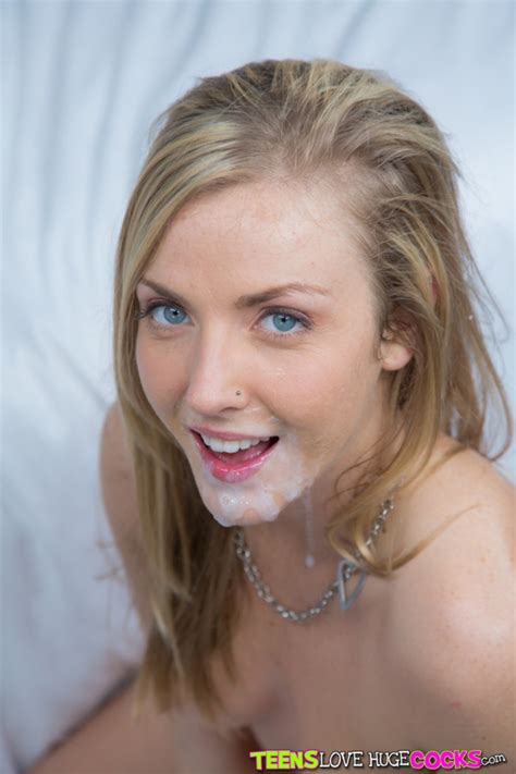 Karla Kush Blonde Beauty Porn Pic