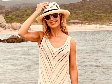 Emma García sorprende con un espectacular posado en bikini durante sus