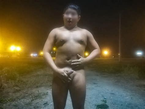 Desnudito Y Excitado Exhibiciendome En Las Calles Nocturnas Nude Pics Xhamster