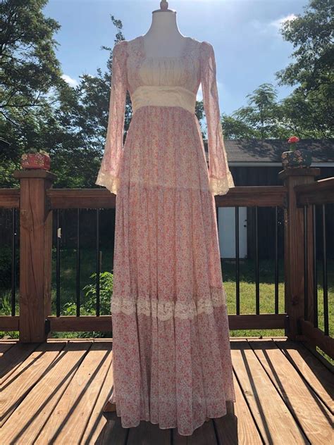 S Pink Floral Gunne Sax Maxi Etsy Pink Floral Floral Sleeve Pink