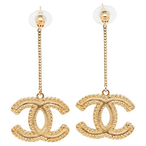 Chanel Cc Gold Tone Earrings At 1stdibs Gold Chanel Drop Earrings