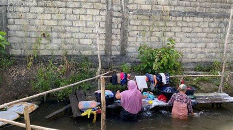 Dampak Kemarau Mulai Terasa Di Pangkalpinang Warga Terpaksa Cuci Baju