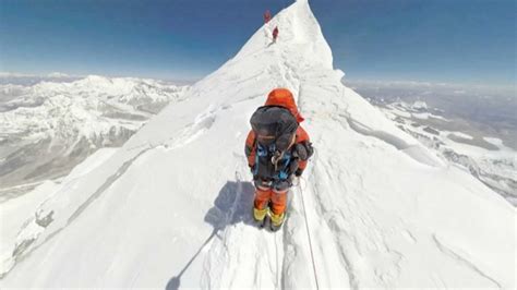 8 Kisah Seram Yang Dikongsi Oleh Para Pendaki Gunung Everest Iluminasi