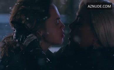 Fiona Dourif Emily Skeggs Lesbian Scene In When We Rise Aznude