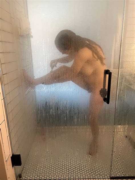 Shaving Nudes GirlsShowering NUDE PICS ORG