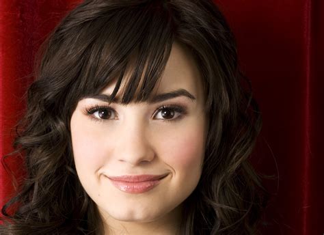 Demi Lovato Eyes Face Glance Smile Brunette Girl Hair Rare Gallery HD Wallpapers