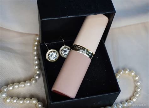 Nude lipstick L Oreal Paris Color Riche Ultra Matte в оттенке No Cage помада которая