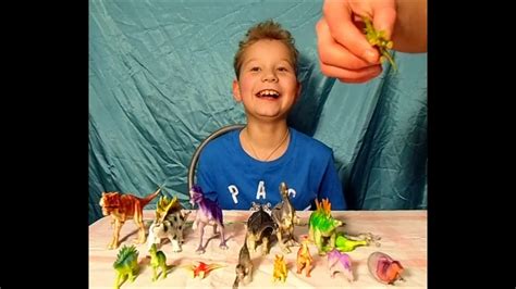 динозавры игрушки и распаковка киндер сюрприза dinosaurs toys kinder ...