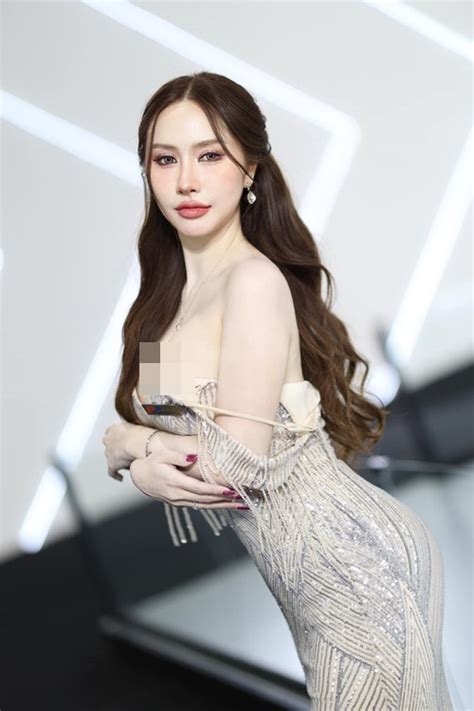 Hot girl diện đồ buông lơi khoe thềm ngực khi đi ăn uống Báo Tri thức và Cuộc sống TIN TỨC