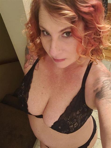 Ελληνίδα MILF Καλυψω Αγγελίες για σεξ γνωριμίες για σεξ