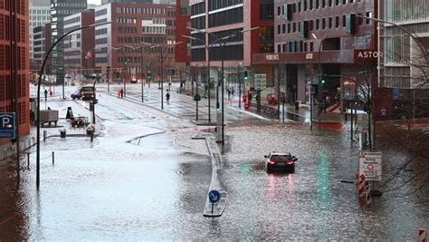 Tief Zoltan Bringt Schwere Sturmflut Nach Hamburg Sturmflut Hamburg