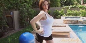 Aunt Judy S Kelly Capone Is Sexy Outside Porn Videos