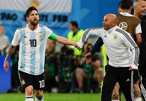 World Cup Lionel Messi Is Not Making Tactical Decisions For