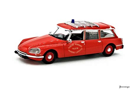 Citroën DS 1975 DS 23 Ambulance Sapeurs Pompiers by Universal