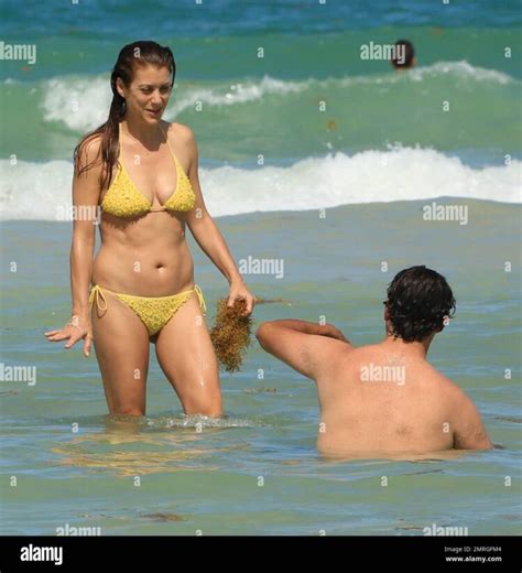9 Hot Sexy Kiss Kate Bikini Pics