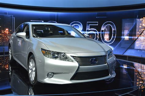 Lexus ES 300h Hybrid New York (2012) - HD Picture 1 of 3 - #67754 - 2997x2000