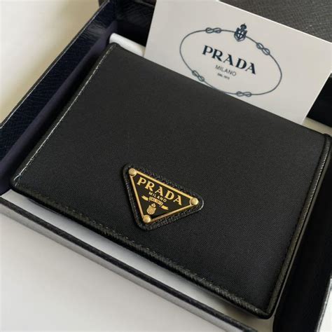 46％割引ブラック系値引きする 美品 プラダ Prada サフィアーノ レザー 二つ折り財布 ブラック 折り財布 小物ブラック系 Otaon