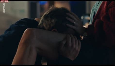 Naked Suzanne Cl Ment In La Corde