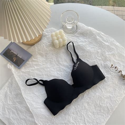 New Lingerie Bra Push Up Seamless Wireless Bra For Women Non Wire Simple Design Sexy Underwear