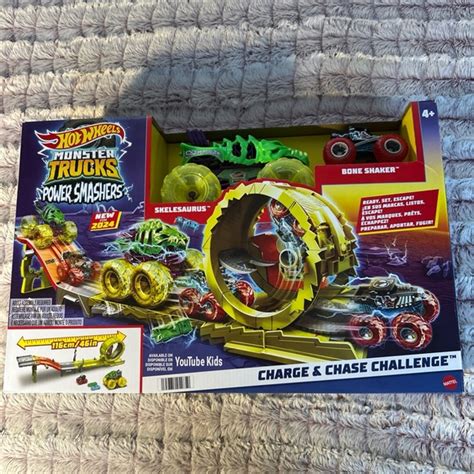 Hot Wheels Toys Hot Wheels Monster Trucks Track Set 2 Toy Trucks
