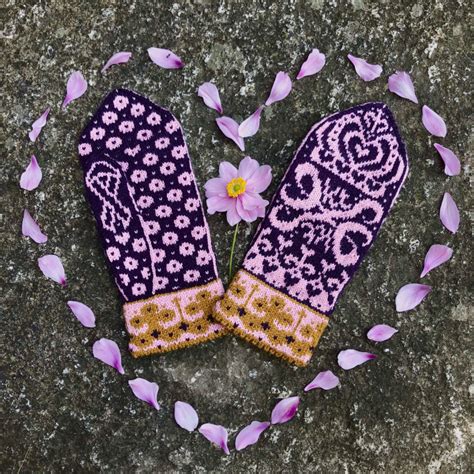 Knits For Tits Queenie Cancerfonden