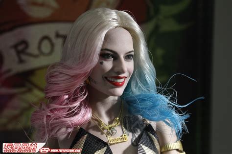 Hot Toys自殺特攻 超能暴隊小丑女Harley Quinn 金色舞衣版 實物樣辦登場 Toys Zone D 玩具兄弟 Figures Price List Reviews