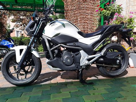 Купить б у Honda NC 700S АКПП в Москве белый naked bike 2012 года на Авто ру ID 4268834