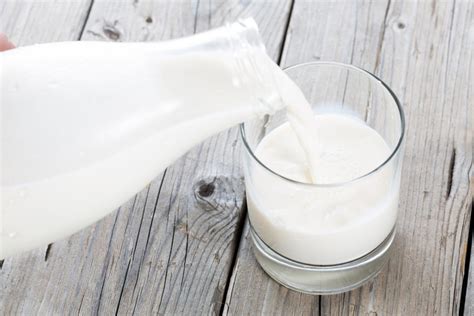 milk health benefits nutrition  risks